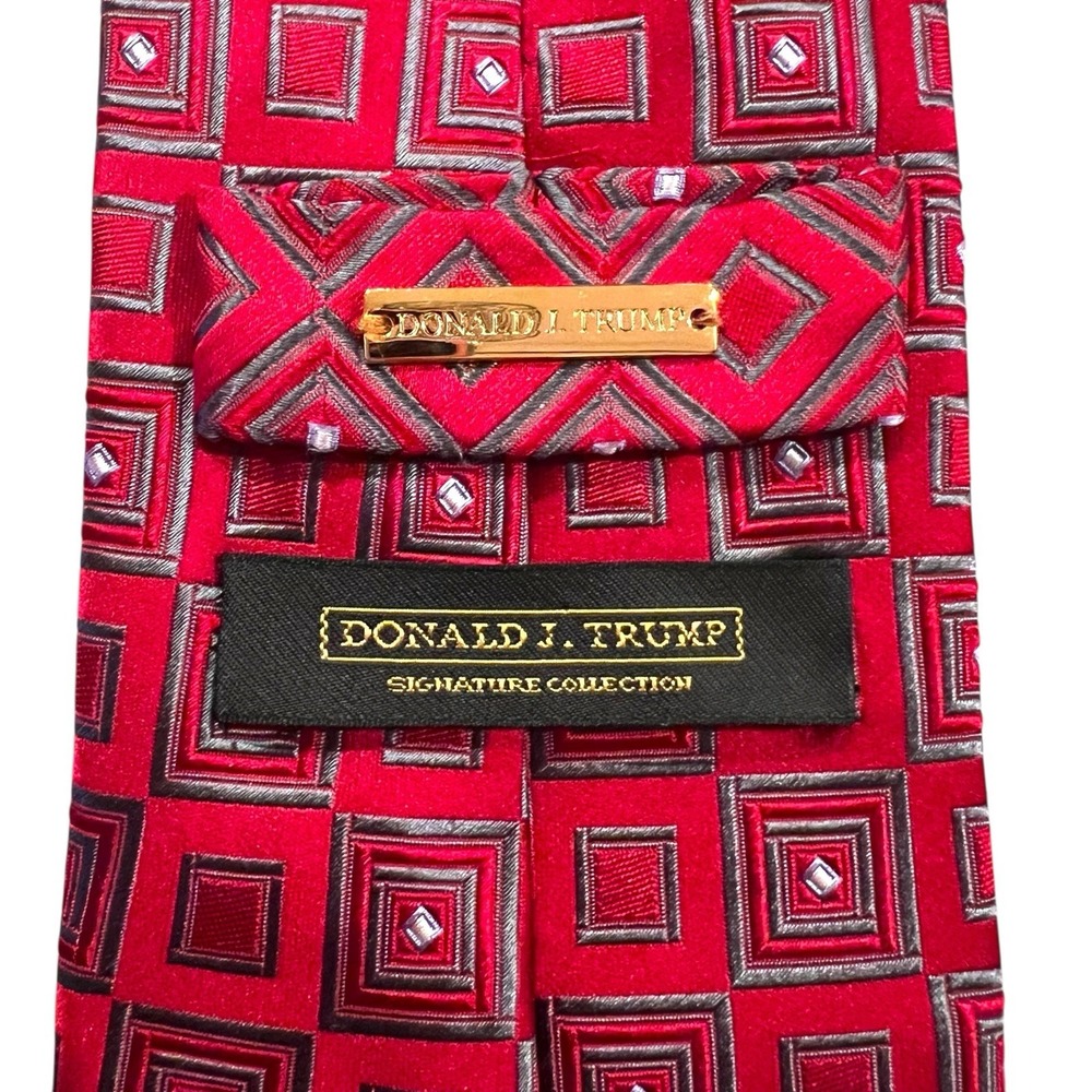Donald Trump Signature Collection Red Square Geometric Silk Tie Gold Bar Logo